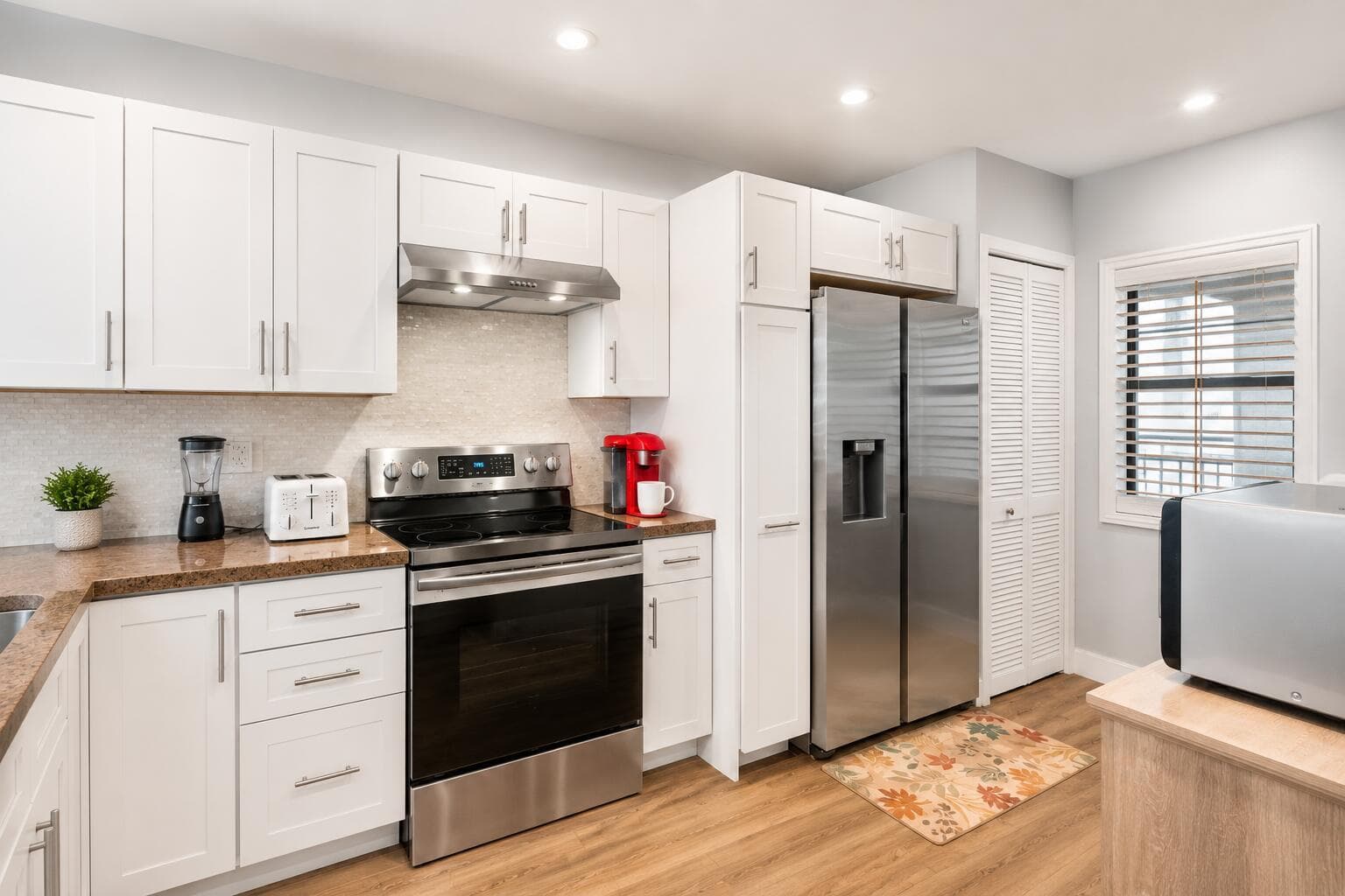 3100 NE 48th Street 806 photo 8