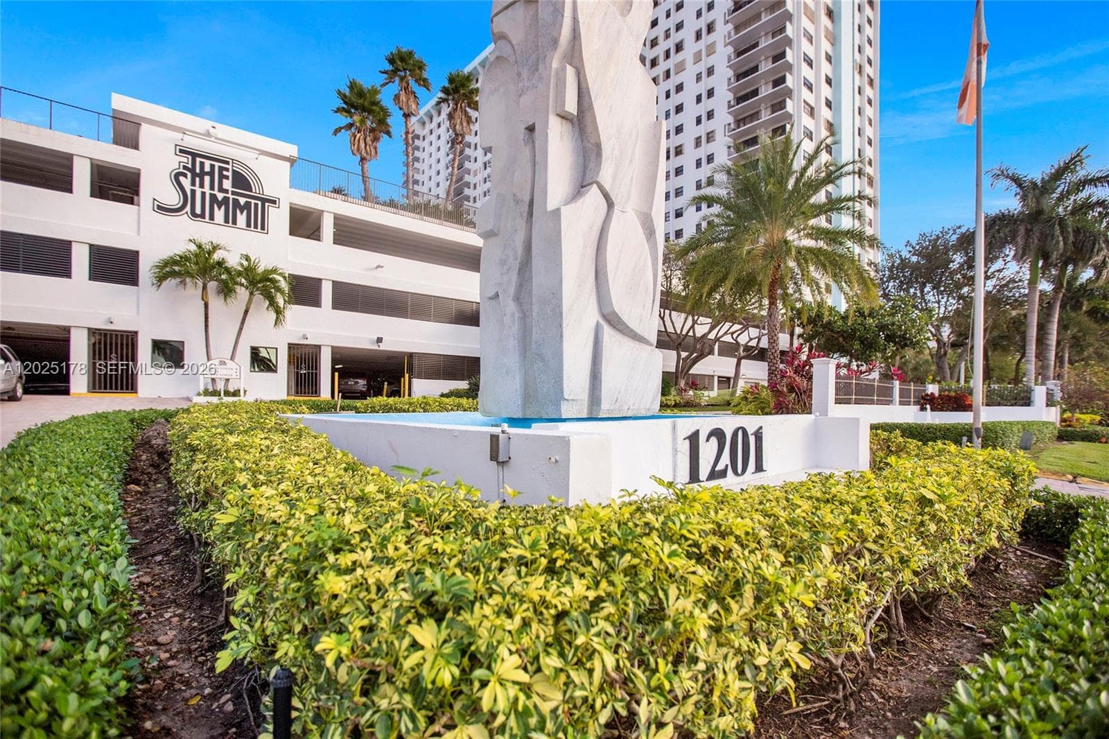 1201 S Ocean Dr 609S photo 3