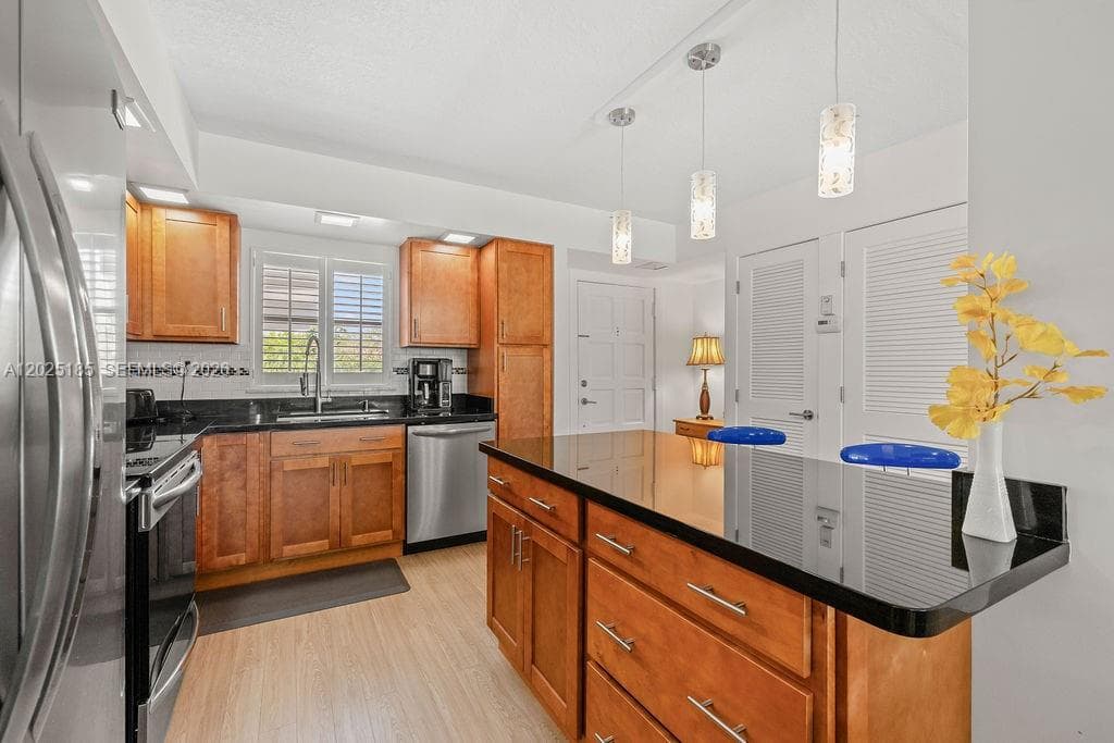 5300 Highway A1a 302 photo 3