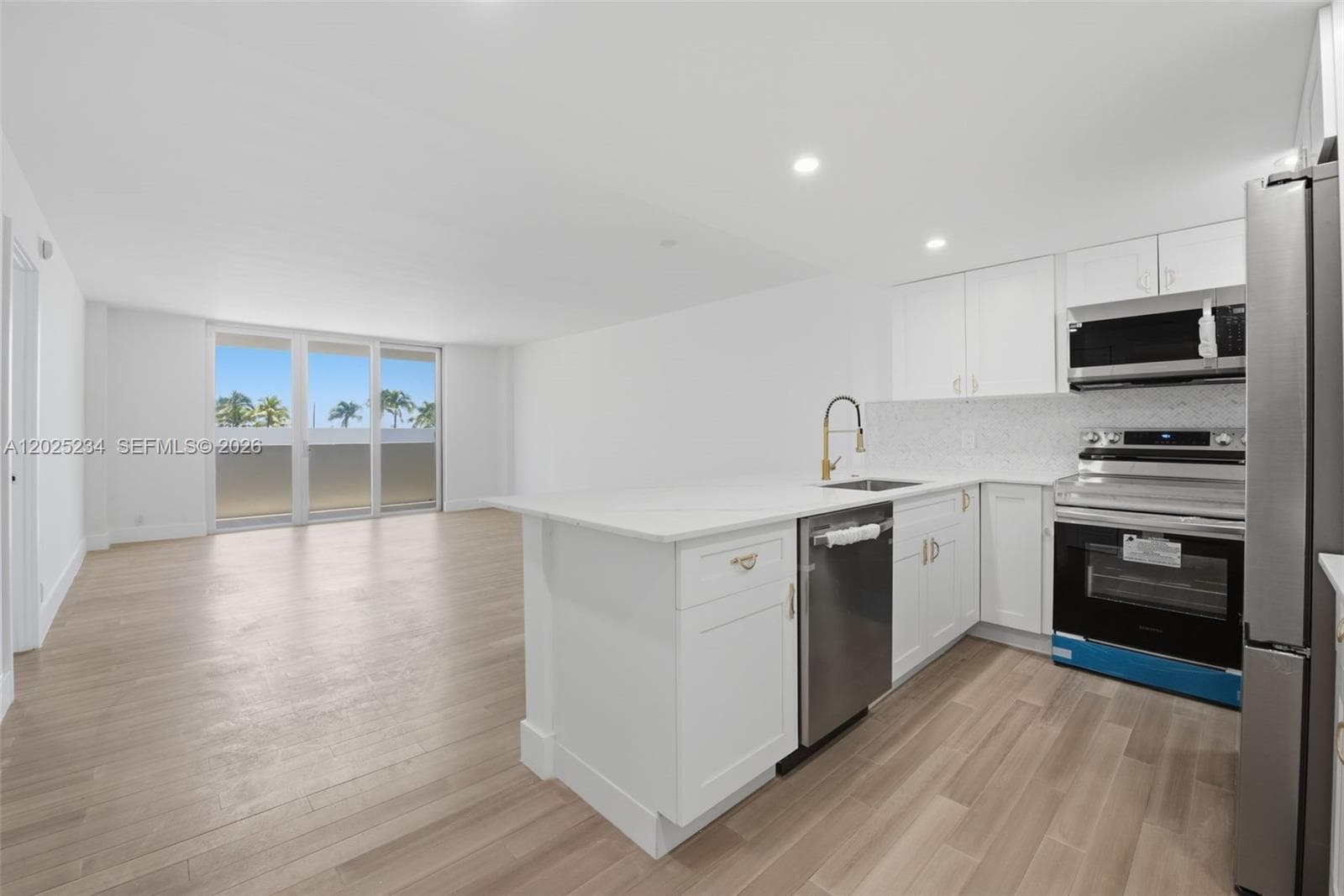 5 Island Ave 2F photo 2