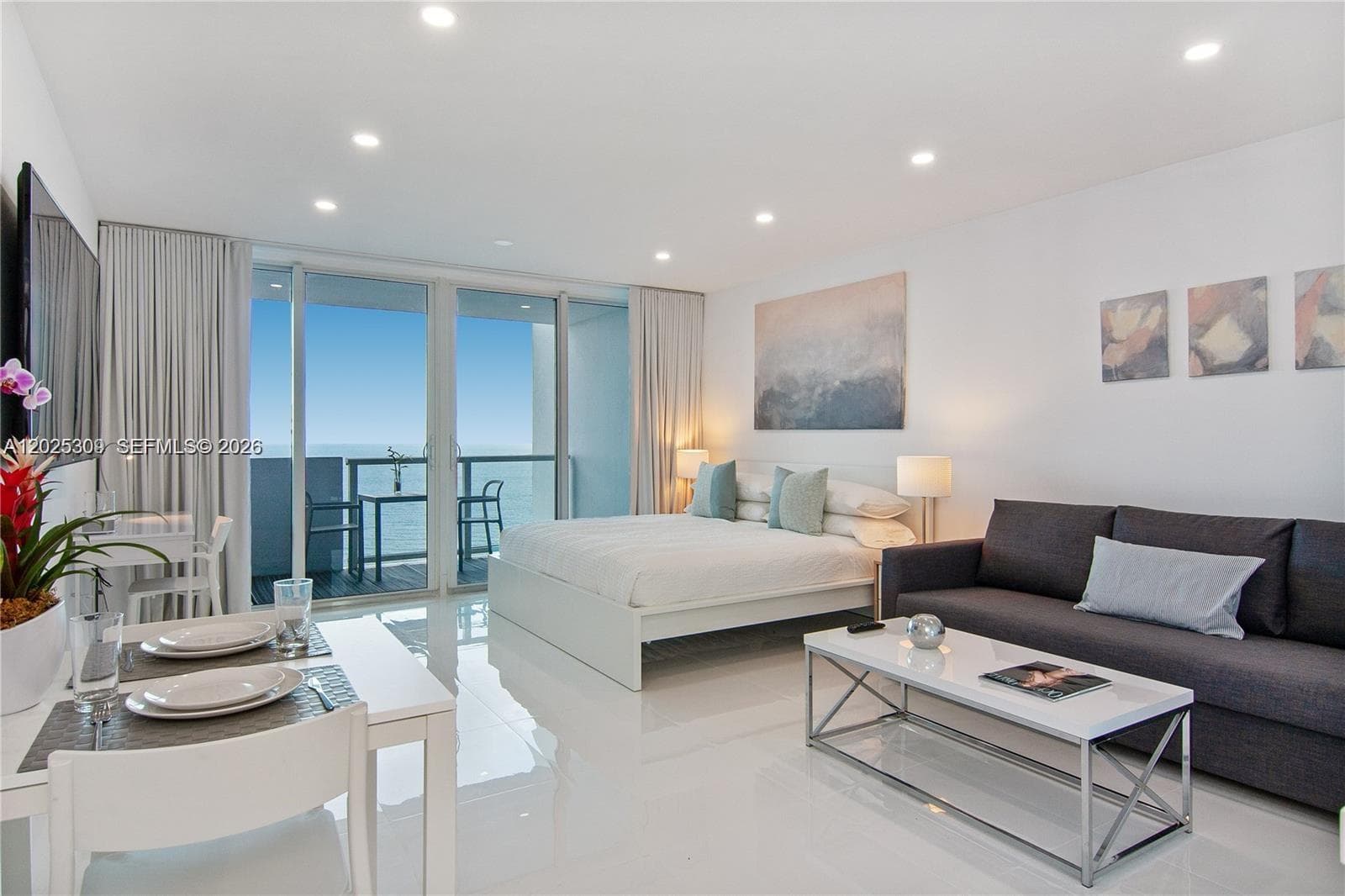 5445 Collins Ave 928 photo 1