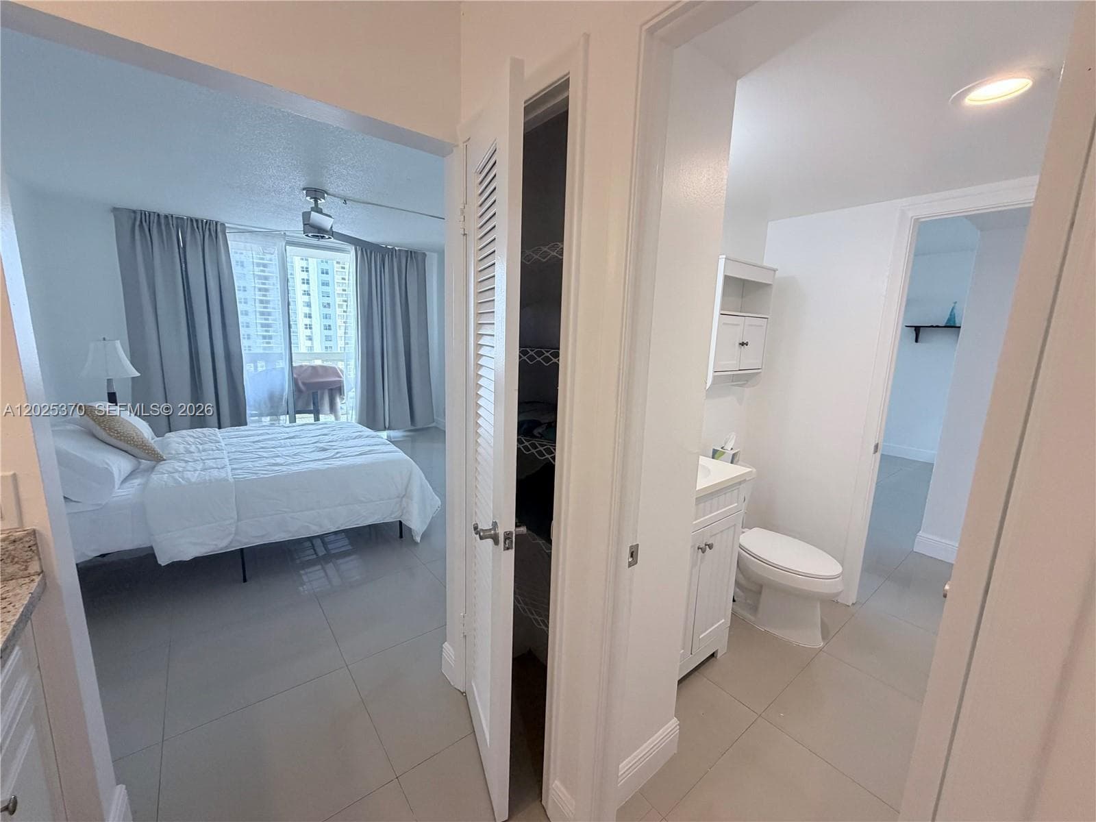 1825 S Ocean Dr 611 photo 9