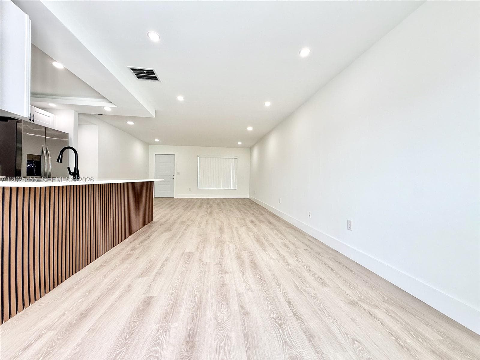 10209 SW 20th Ter photo 6