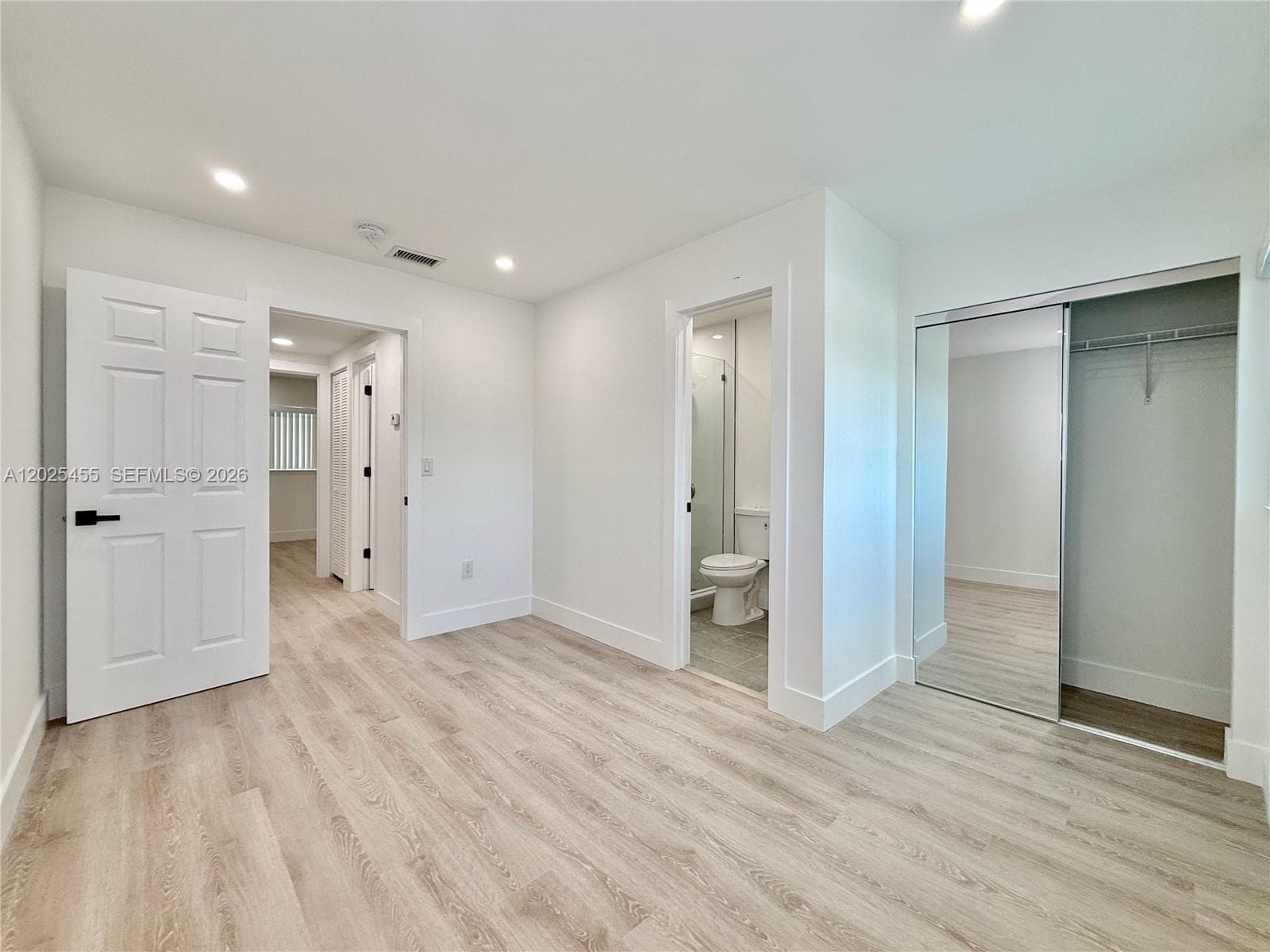 10209 SW 20th Ter photo 13