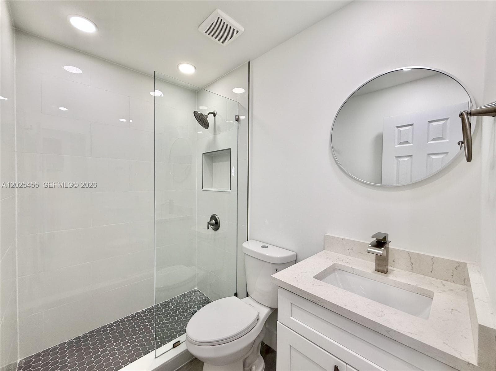 10209 SW 20th Ter photo 17