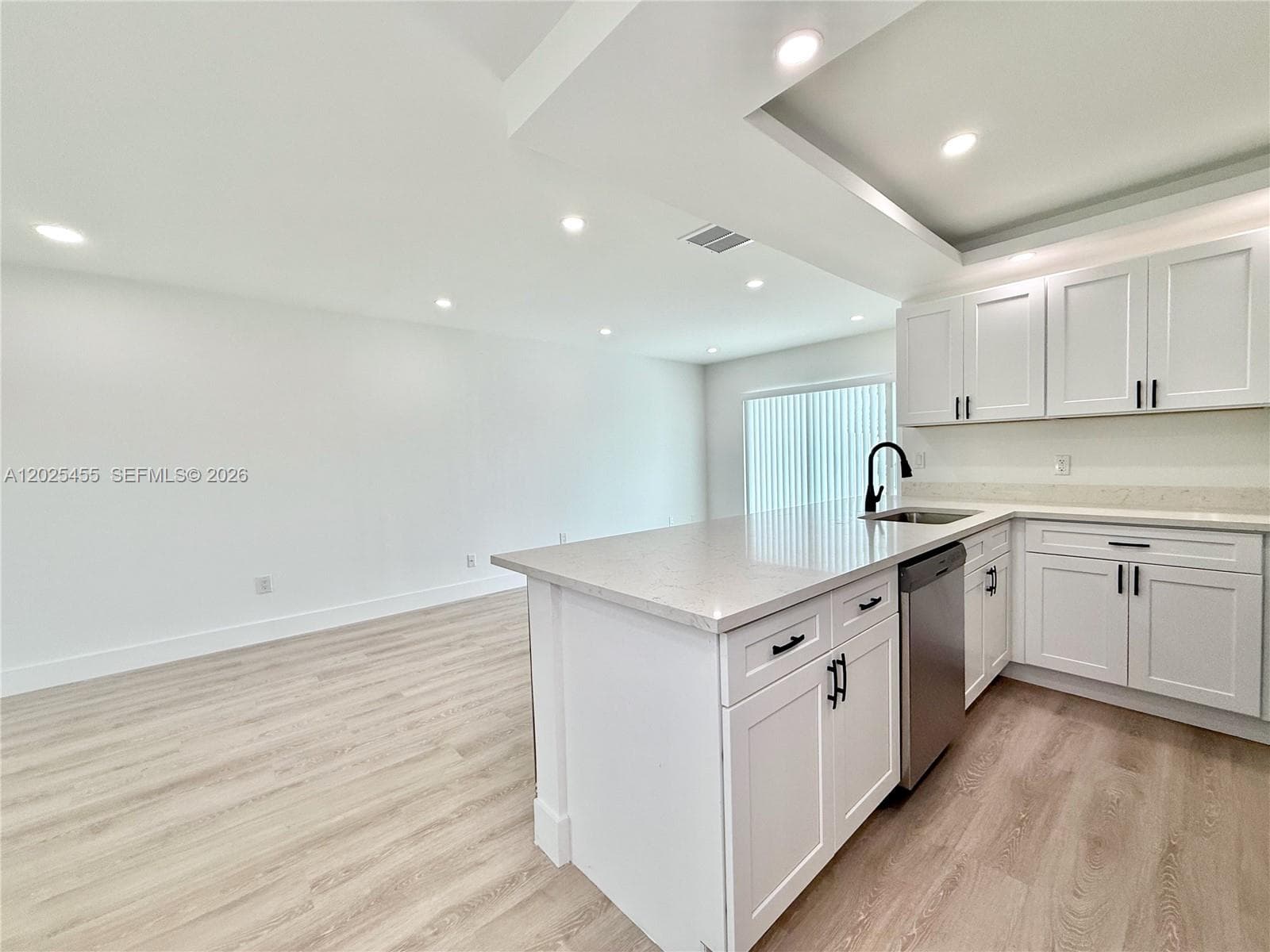 10209 SW 20th Ter photo 9