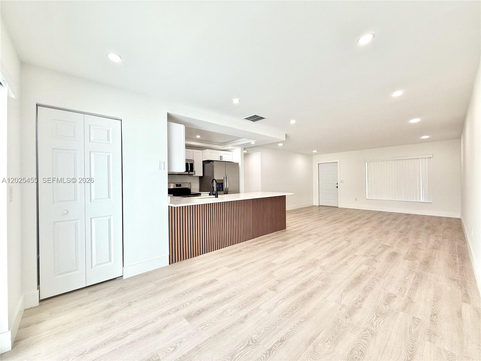 10209 SW 20th Ter photo 10