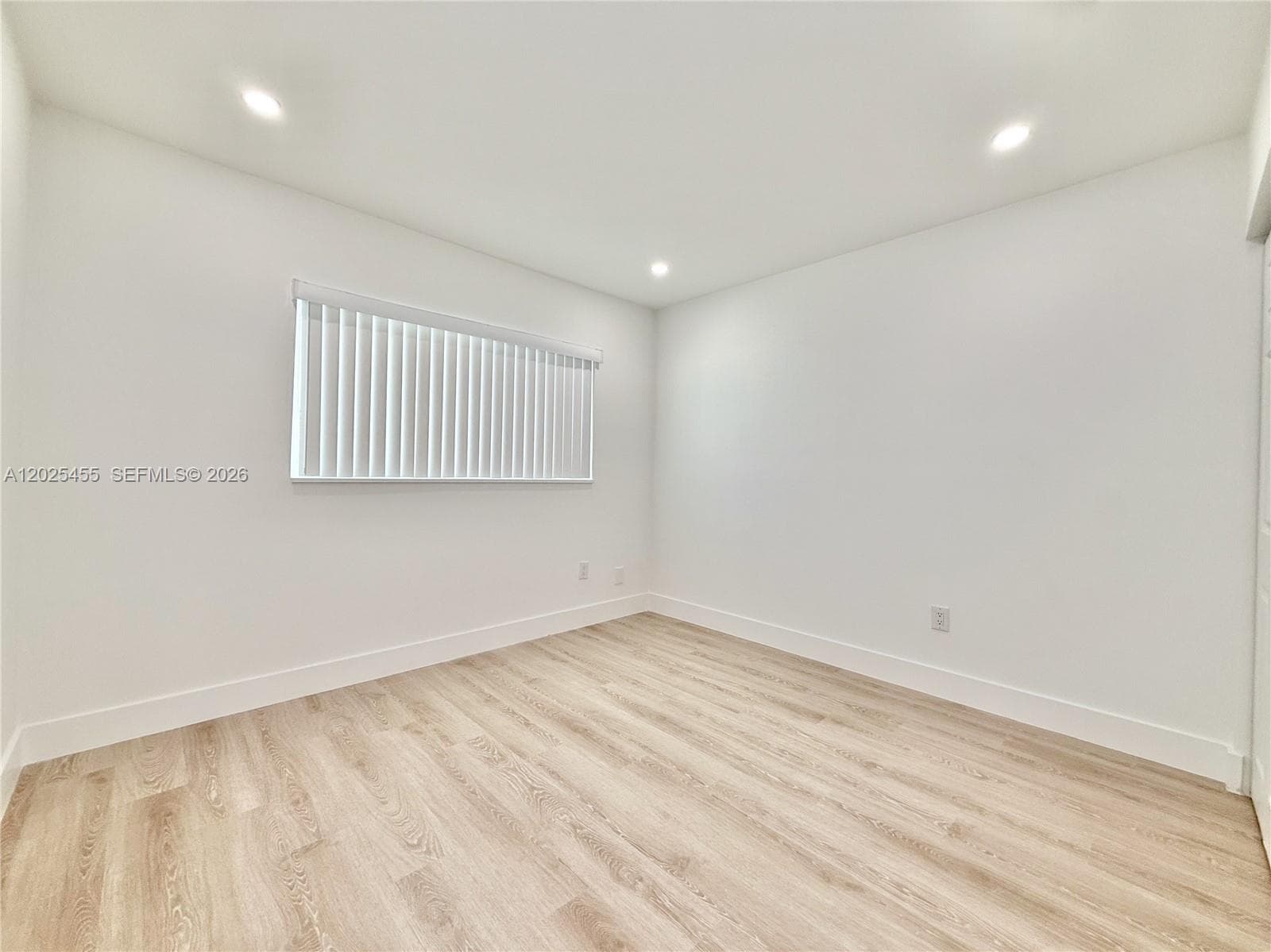 10209 SW 20th Ter photo 15