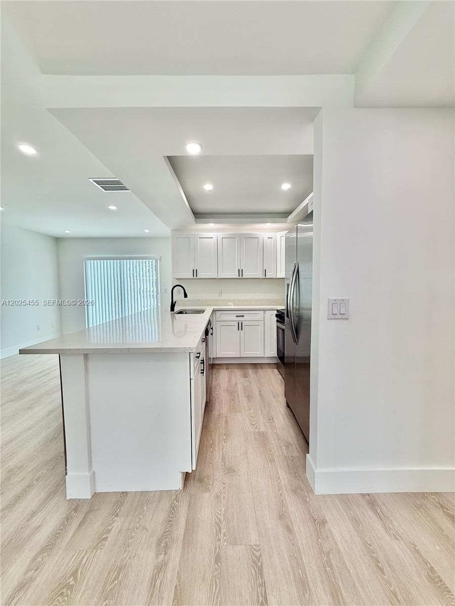 10209 SW 20th Ter photo 8