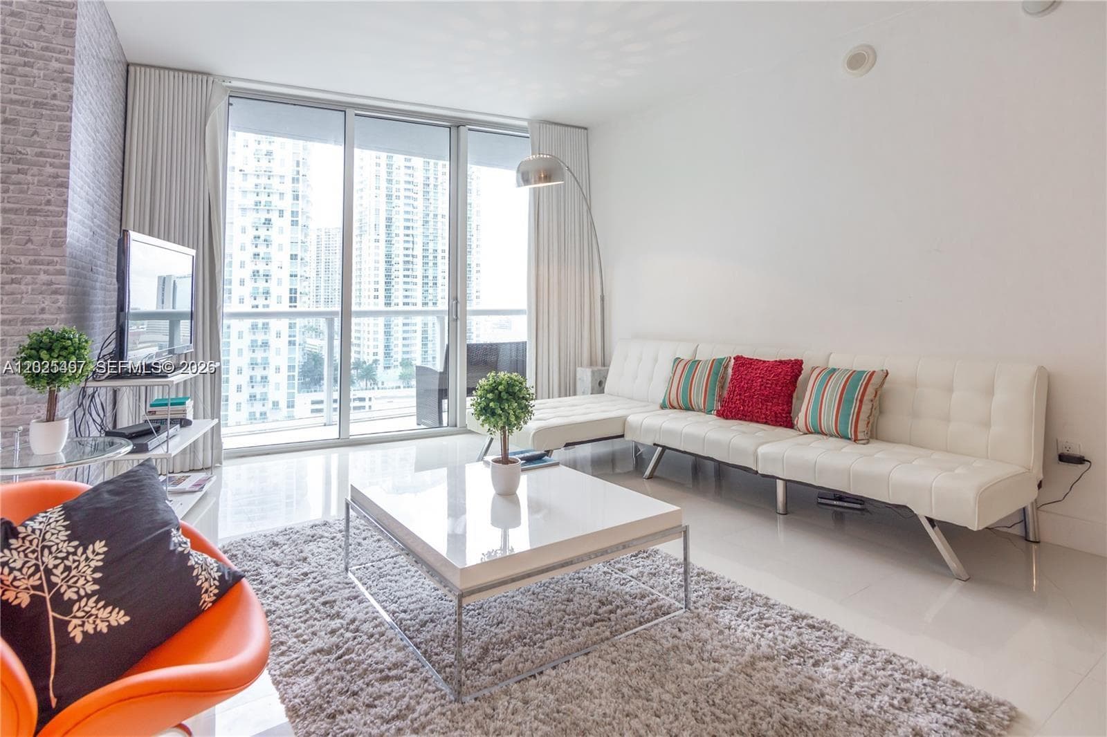 485 Brickell Ave 2006 photo 16