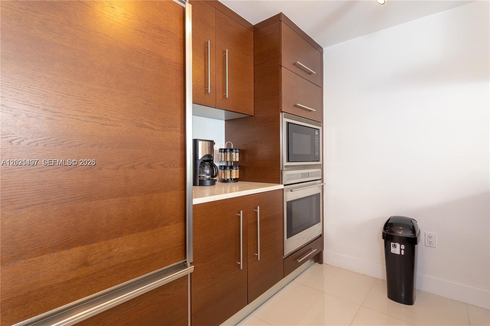 485 Brickell Ave 2006 photo 7