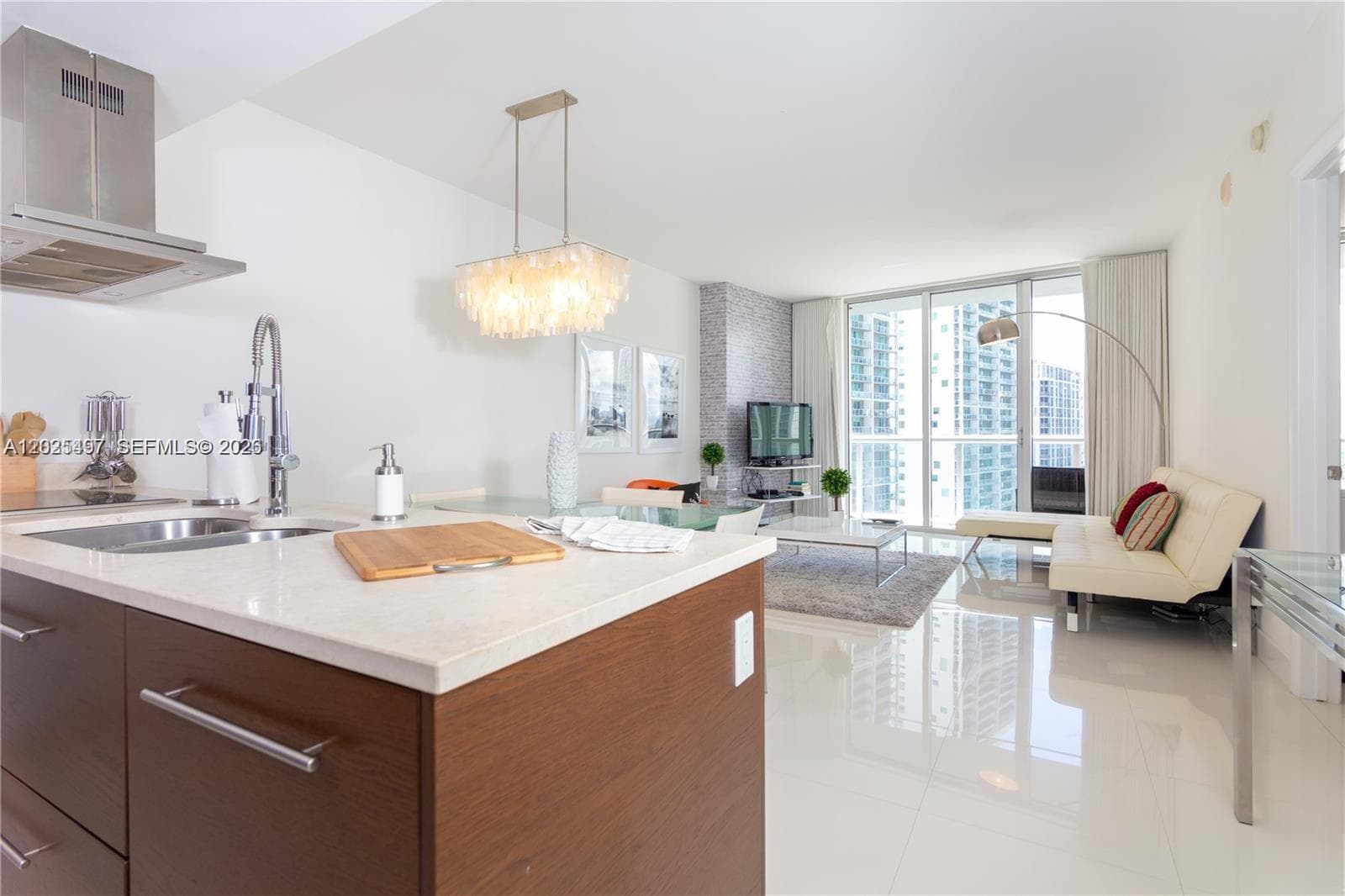 485 Brickell Ave 2006 photo 5