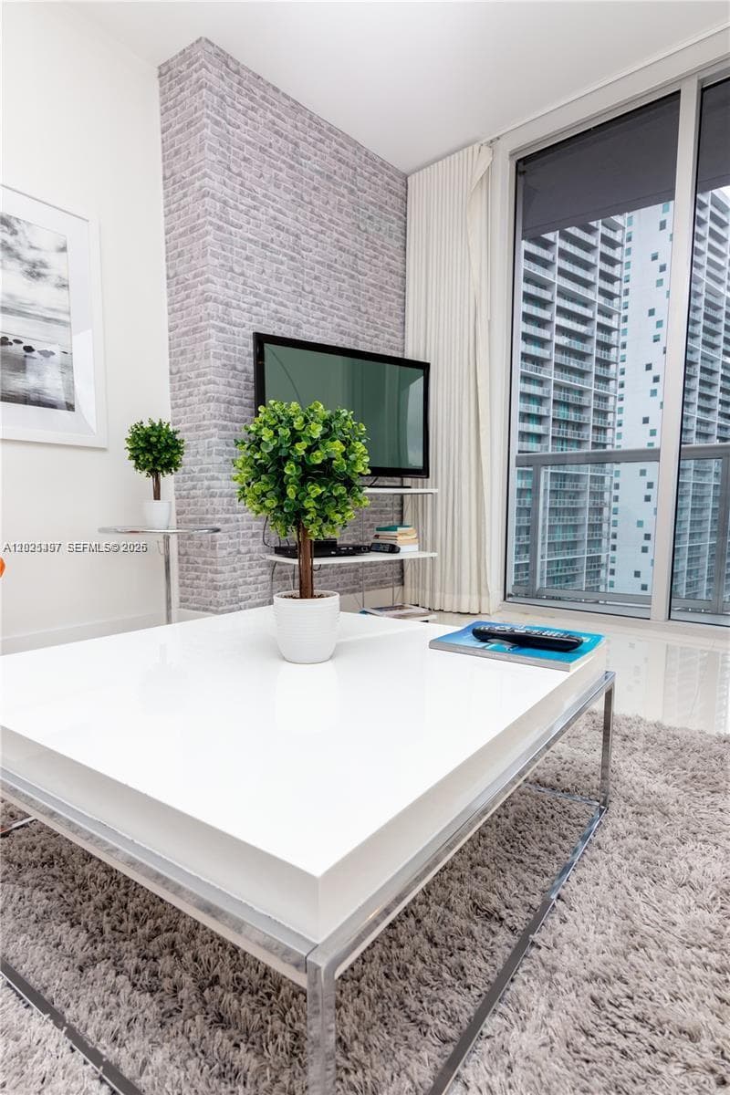 485 Brickell Ave 2006 photo 18