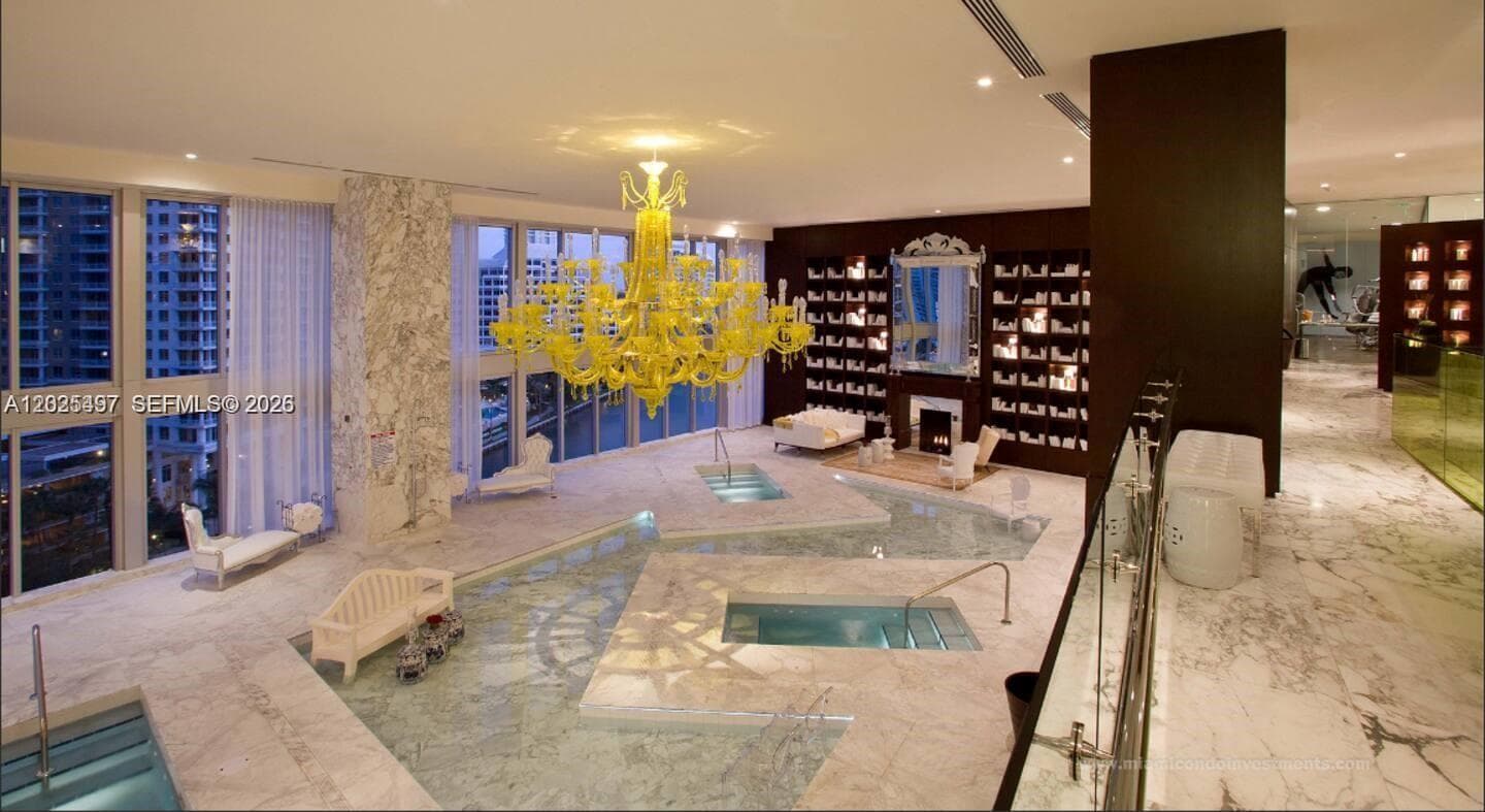 485 Brickell Ave 2006 photo 4