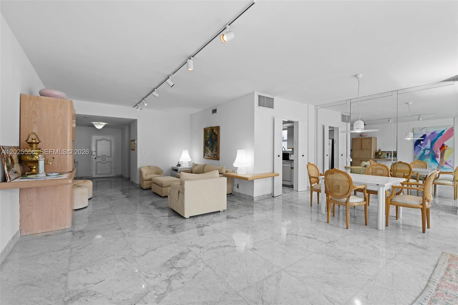 4925 Collins Ave 1A photo 4