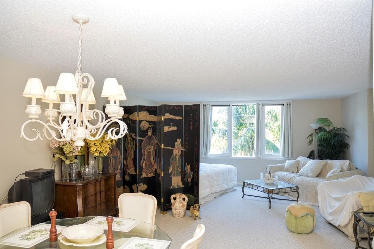 2301 Collins Avenue 336 photo 4