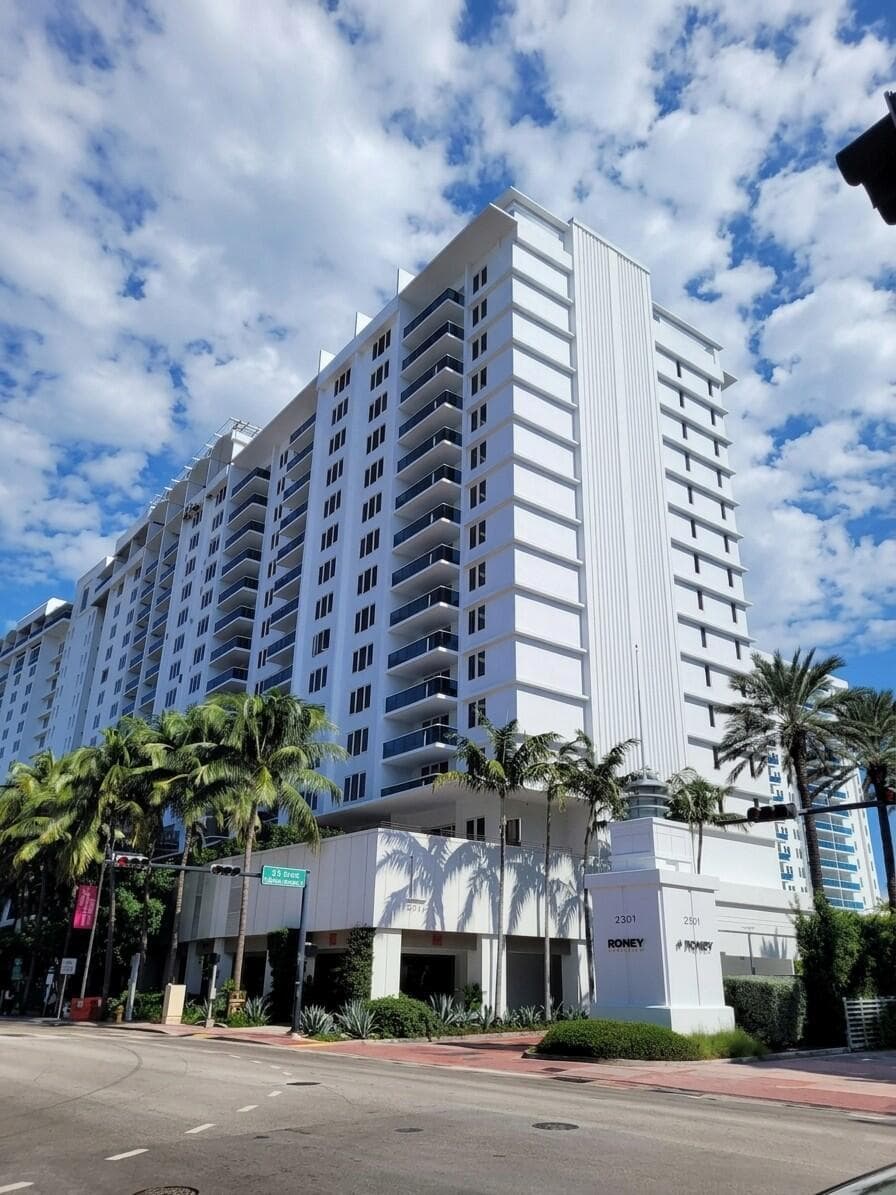 2301 Collins Avenue 336 photo 8