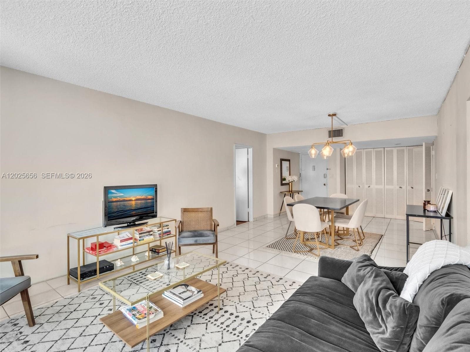 5401 Collins Ave 107 photo 4