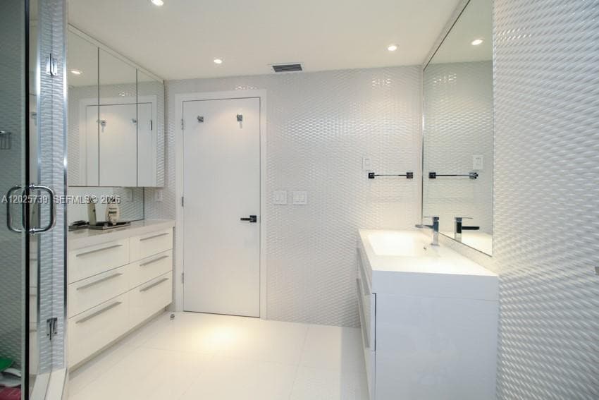 9801 Collins Ave 9W photo 13