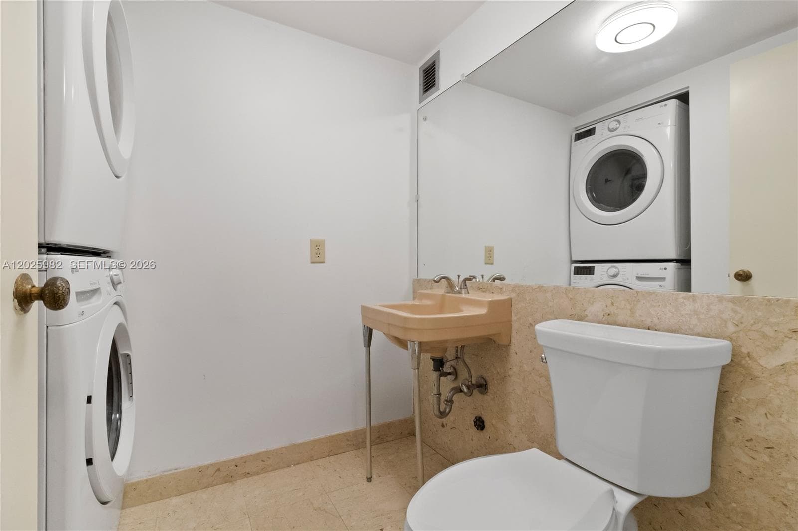 111 N Pompano Beach Blvd 909 photo 17