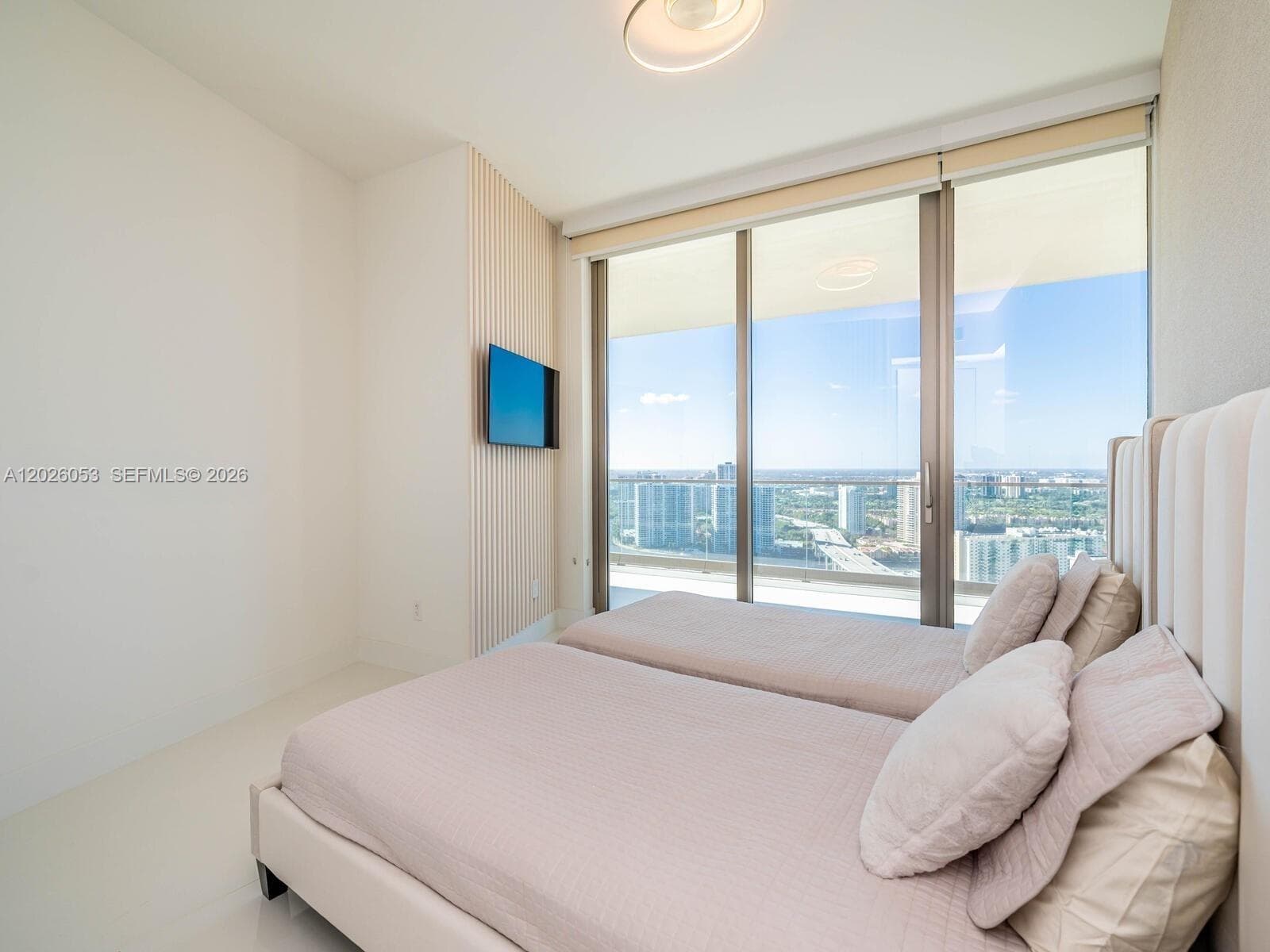 18975 Collins Ave 3105 photo 23