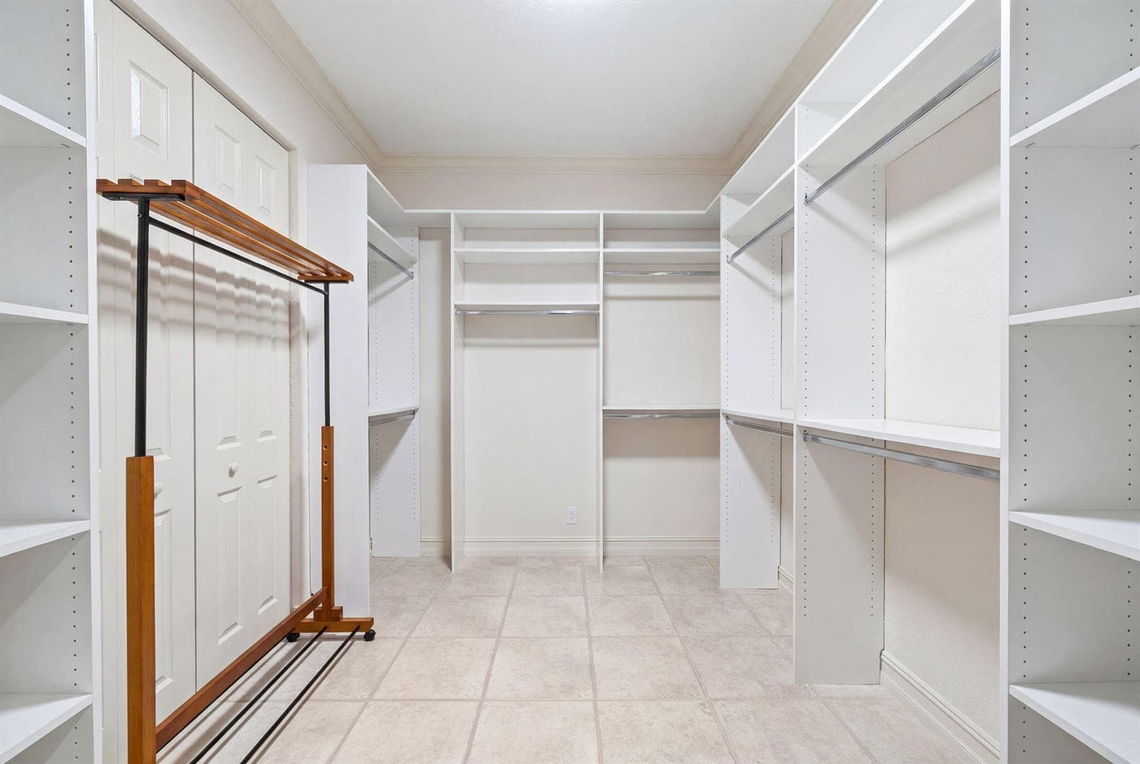 2720 NE 15th Street 303 photo 19
