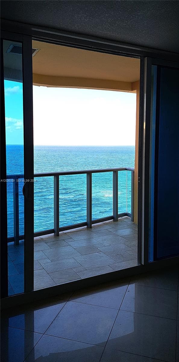 2501 S OCEAN DR PH23 photo 6
