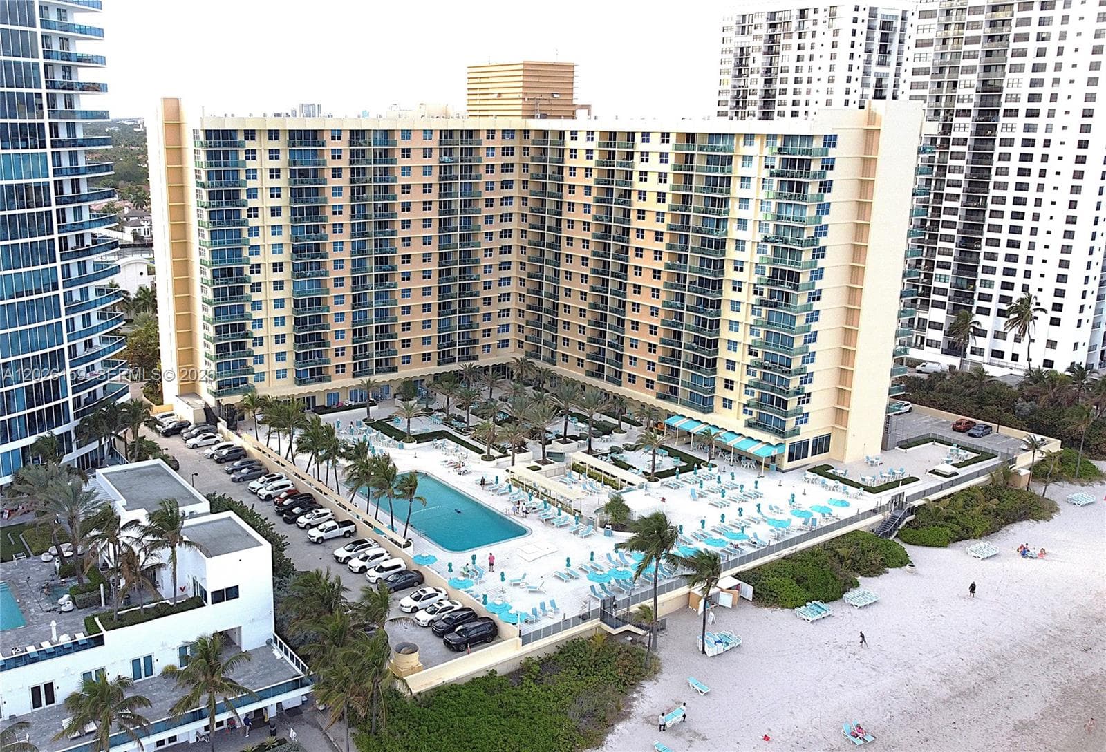 2501 S OCEAN DR PH23 photo 4