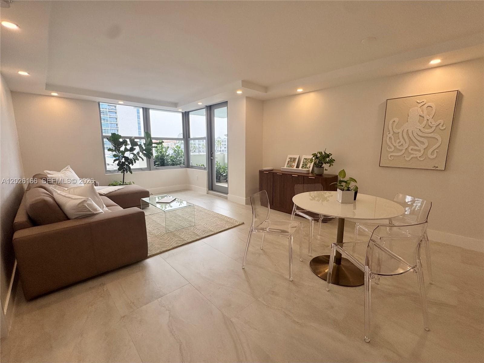 2899 Collins Ave 424 photo 1