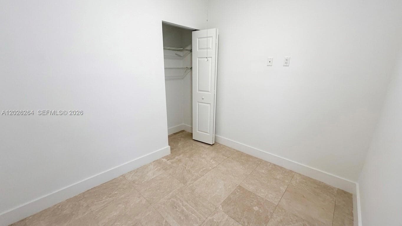 15B photo 24