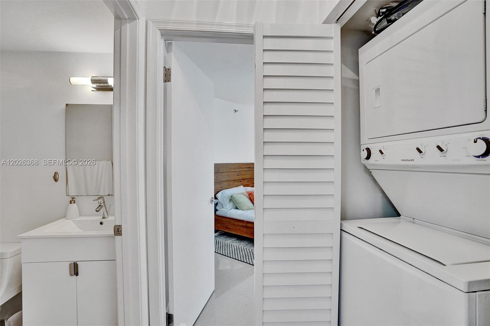 6767 Collins Ave 408 photo 23