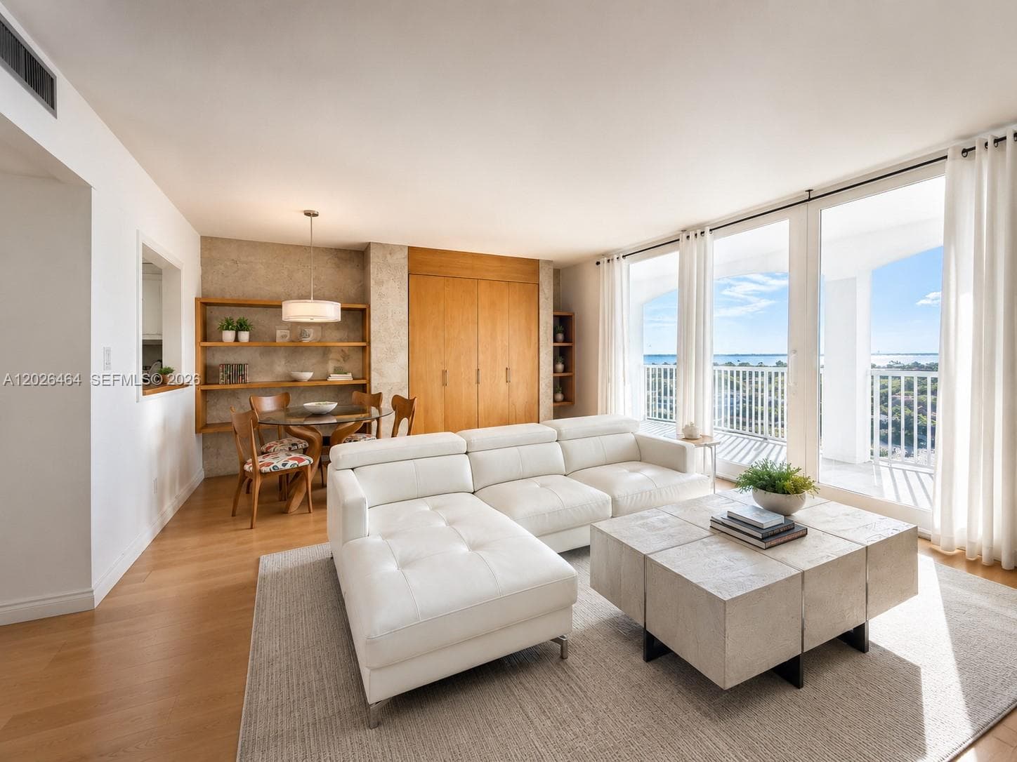 5401 Collins Ave 1022 photo 1
