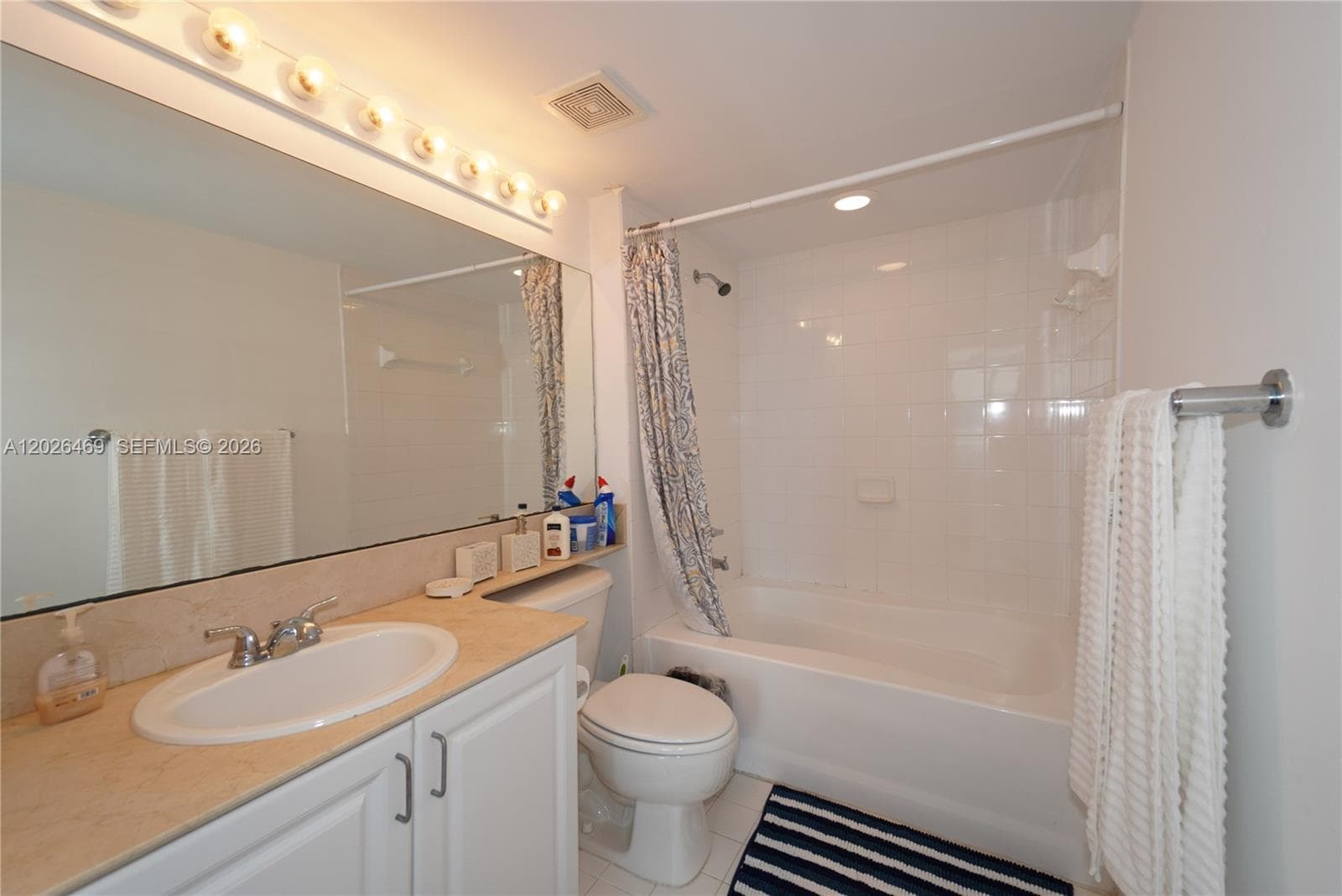 1155 Brickell Bay Dr 3301 photo 4