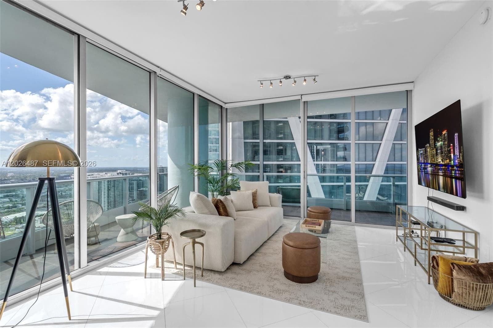 900 Biscayne Blvd 4412 photo 4