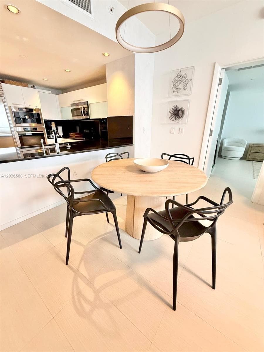 17121 Collins Ave 1207 photo 3