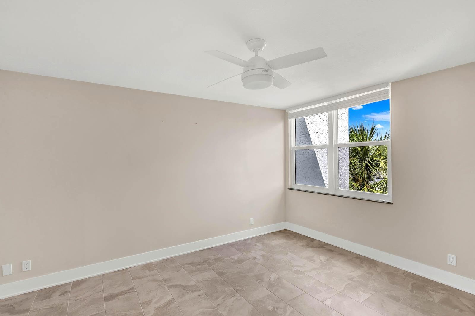 1950 SW Palm City Road 14-305 photo 23