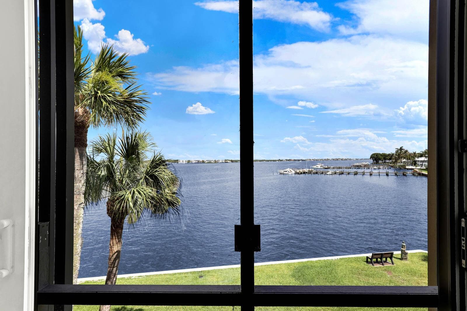 1950 SW Palm City Road 14-305 photo 24
