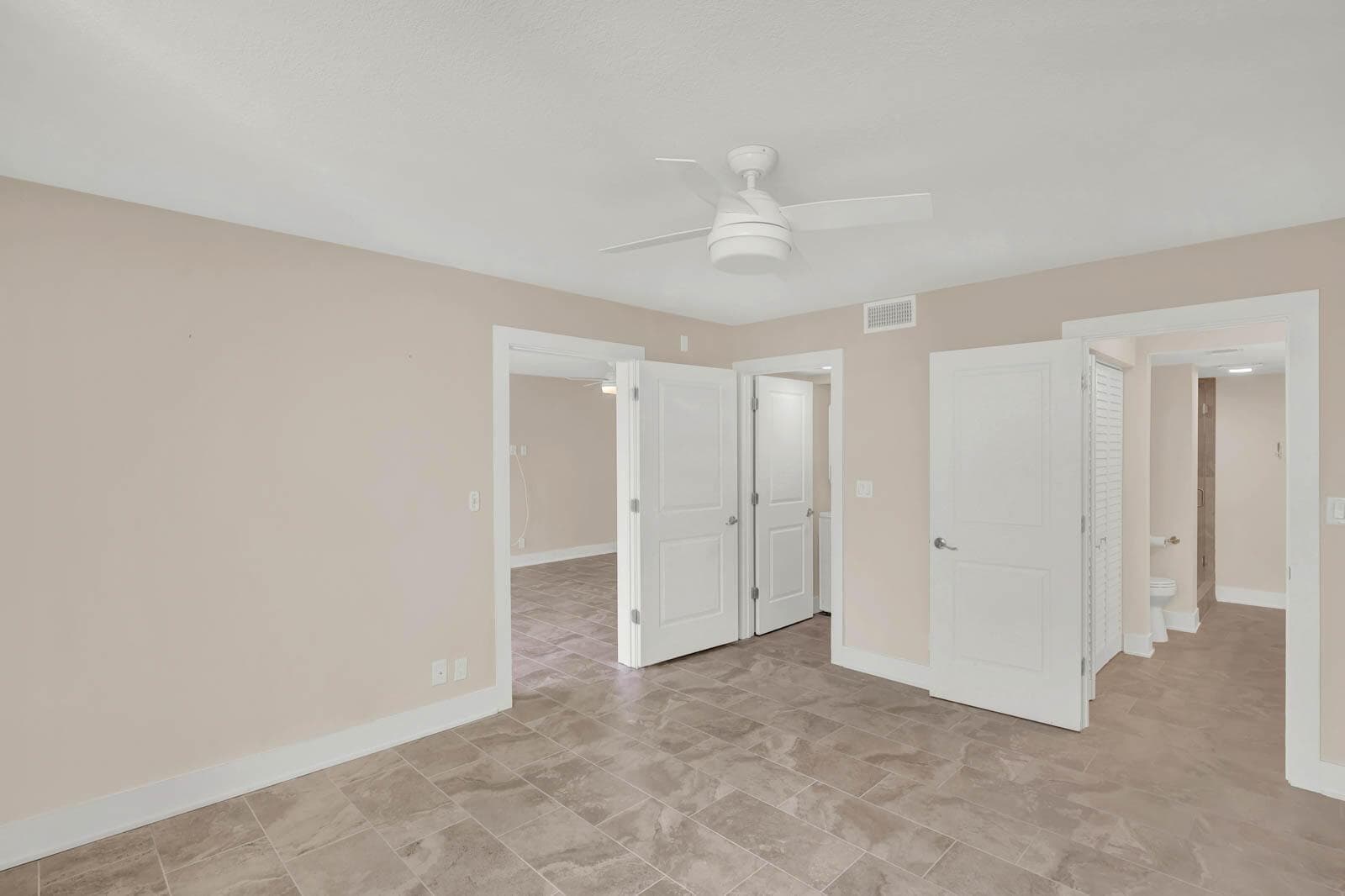 1950 SW Palm City Road 14-305 photo 25