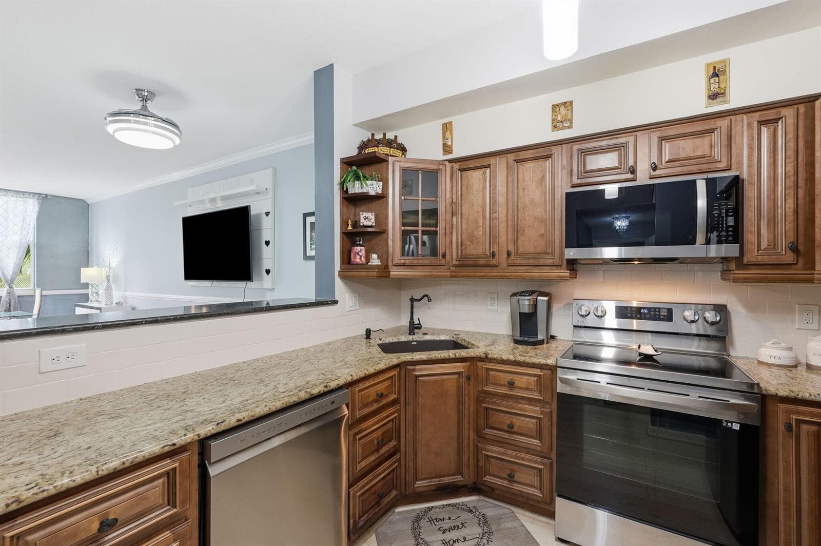 802 W Windward Way 304 photo 10