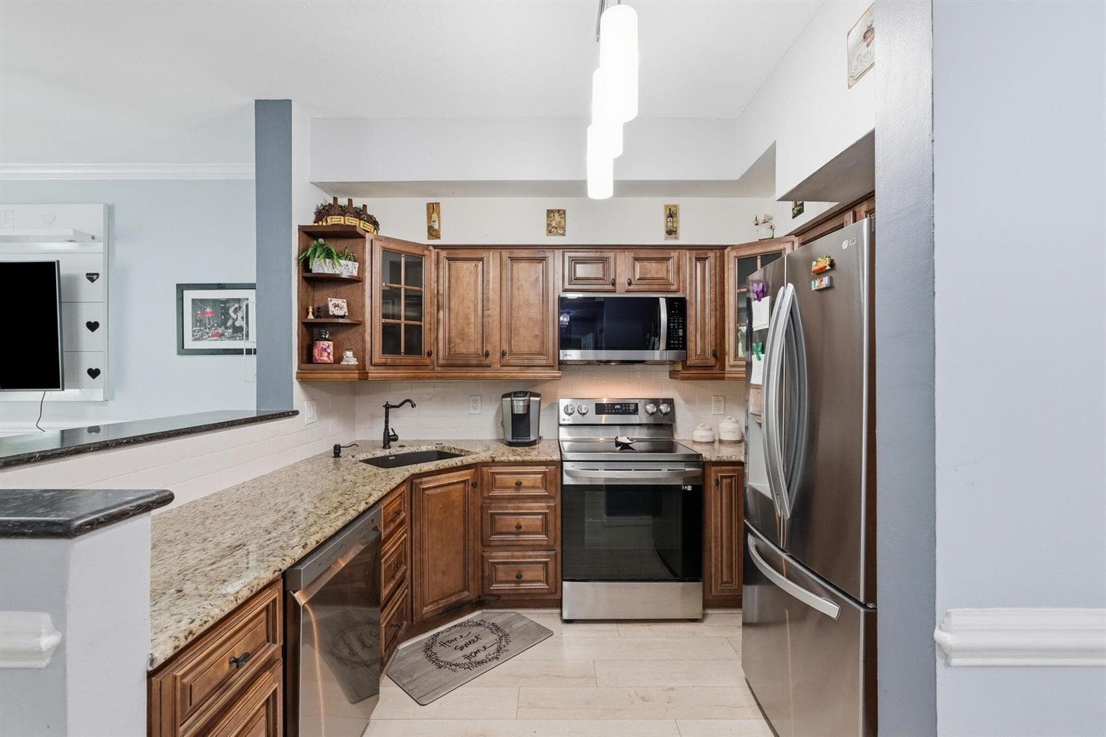 802 W Windward Way 304 photo 8