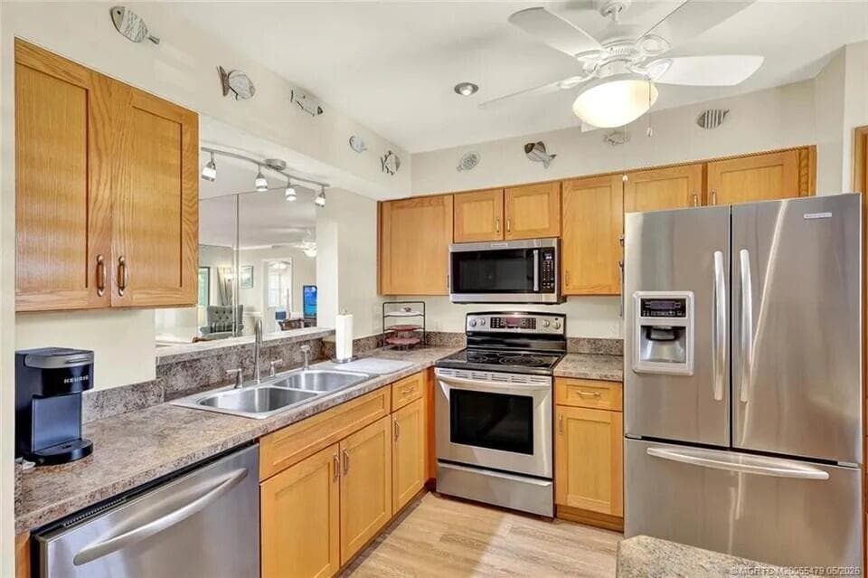 1950 SW Palm City Road 2-102 photo 13