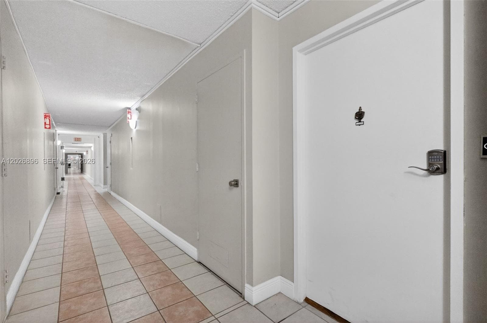 7135 Collins Ave 1124 photo 4