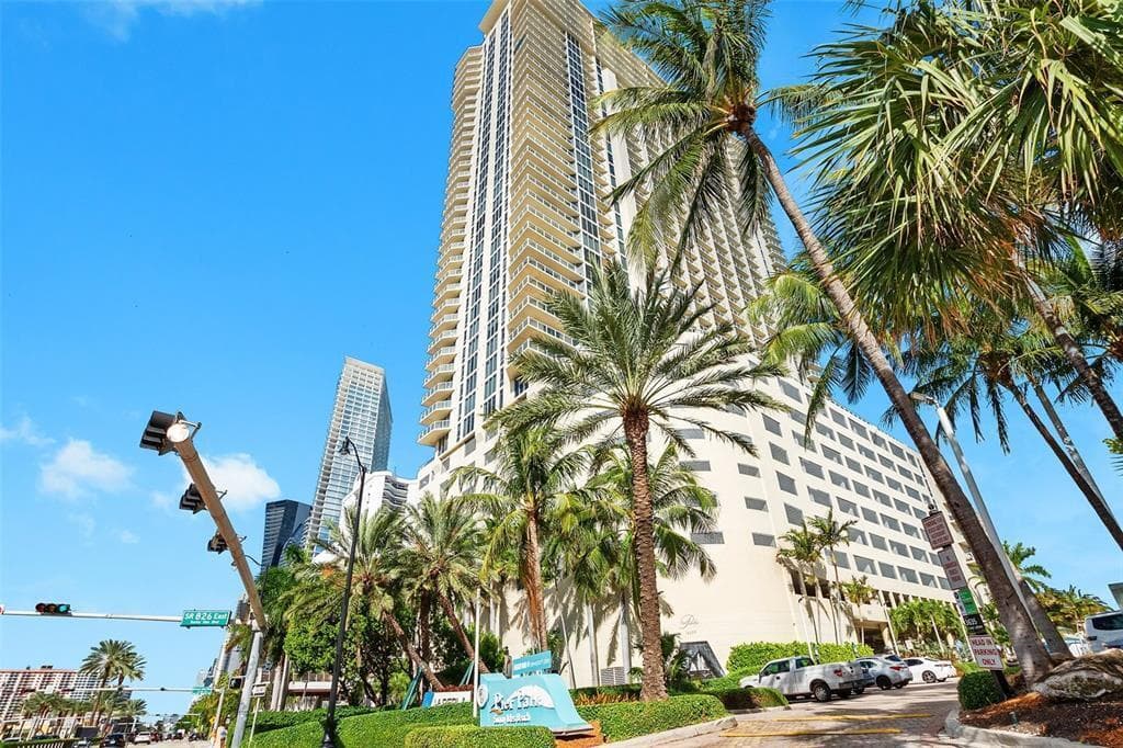 16699 Collins Avenue 3407 photo 23