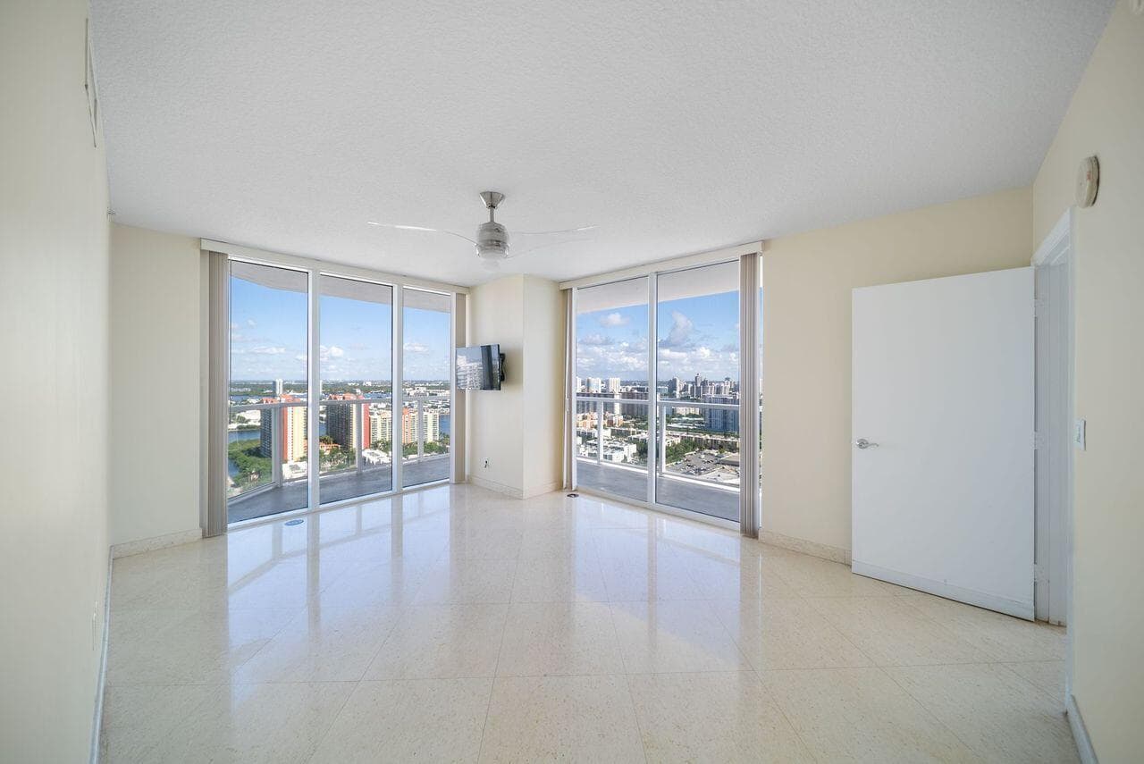 16699 Collins Avenue 3407 photo 9