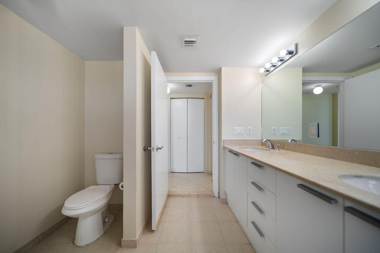 16699 Collins Avenue 3407 photo 11