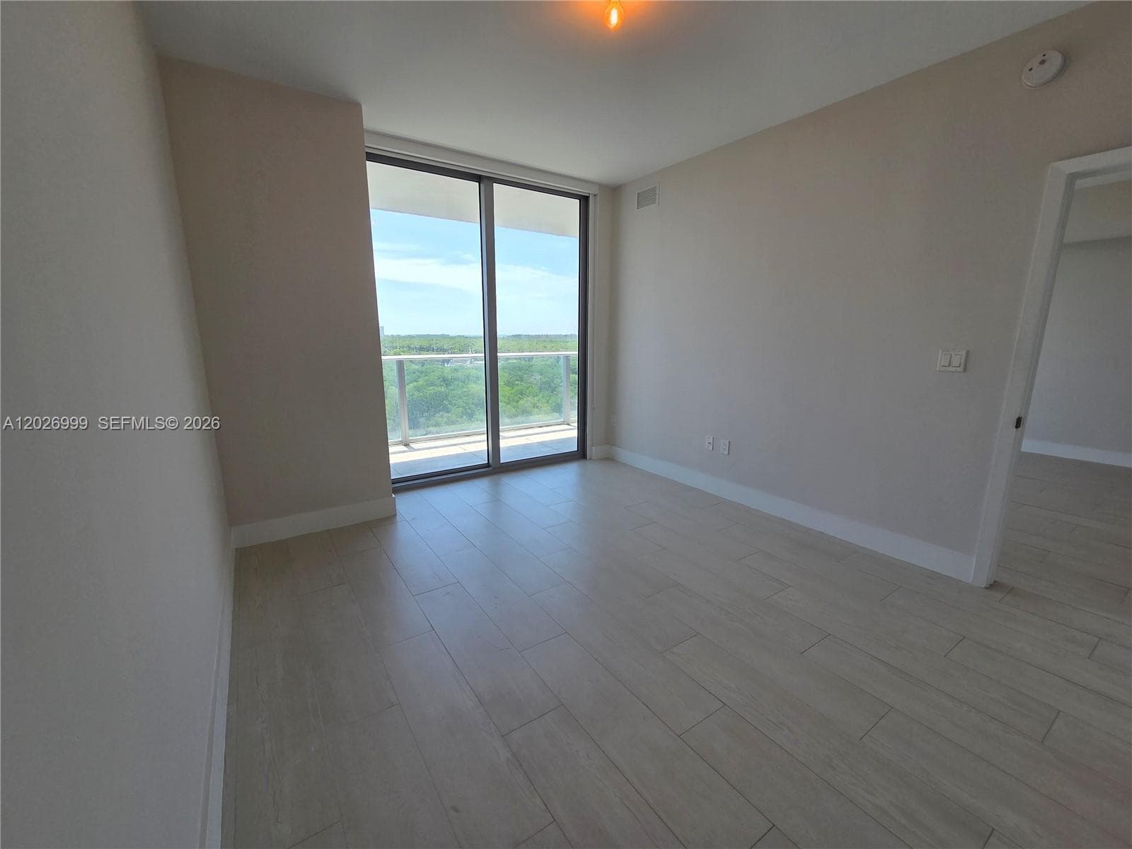 16385 Biscayne Blvd 1019 photo 21