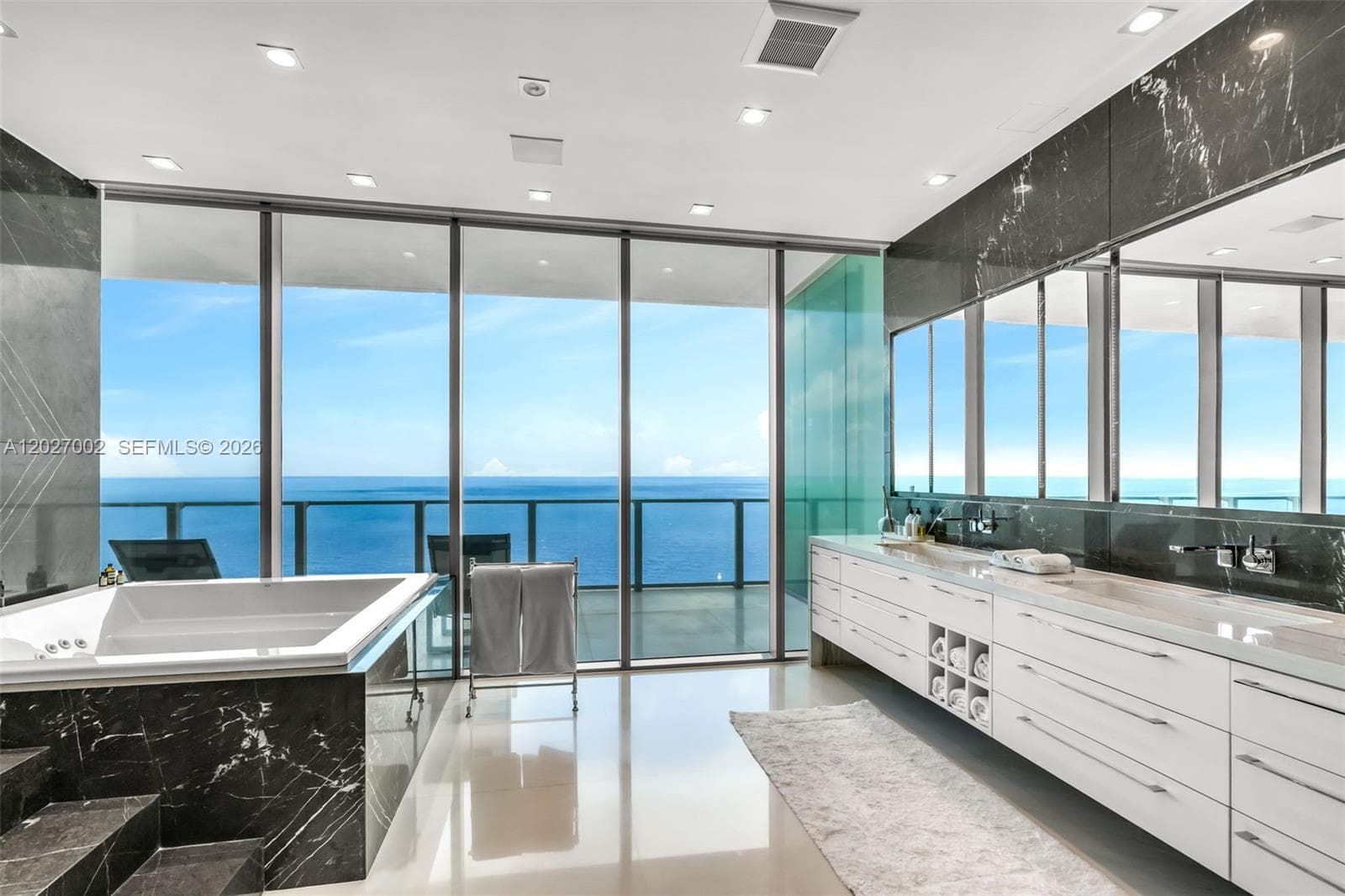 350 Ocean Dr LPH2N photo 25