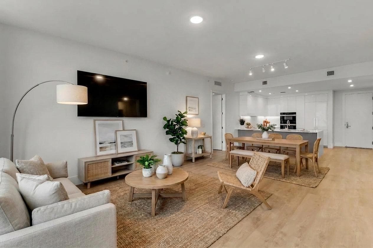 220 Lake Shore Drive 815 photo 16