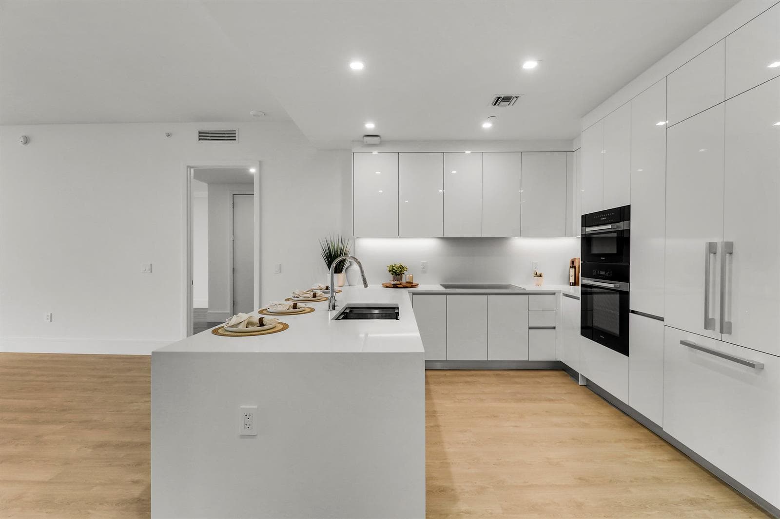220 Lake Shore Drive 815 photo 9