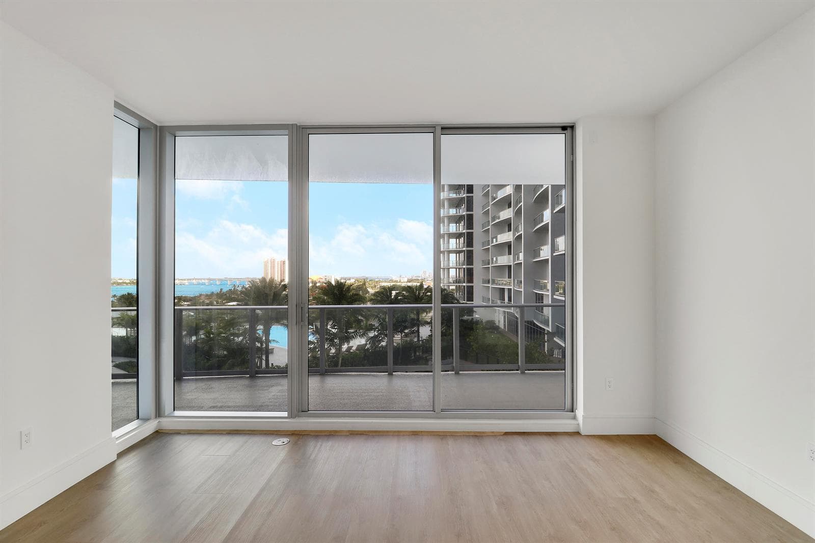 220 Lake Shore Drive 815 photo 14